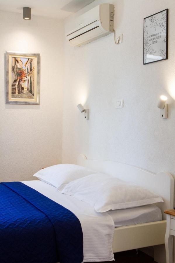 Old Stone House In Historical Area Villa Split Exterior foto