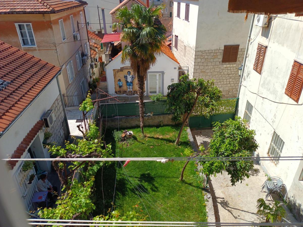 Old Stone House In Historical Area Villa Split Exterior foto
